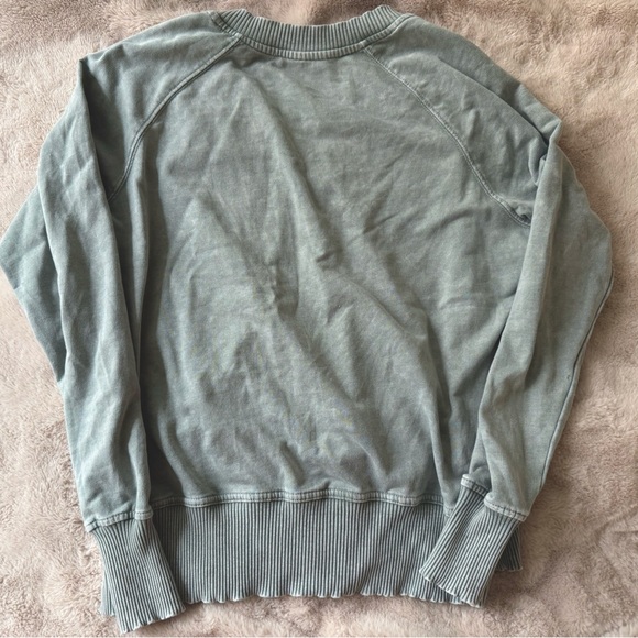 2/$20 ✨Jane and Delancey Washed Out V Neck Sweatshirt Teal Size S - Picture 3 of 6
